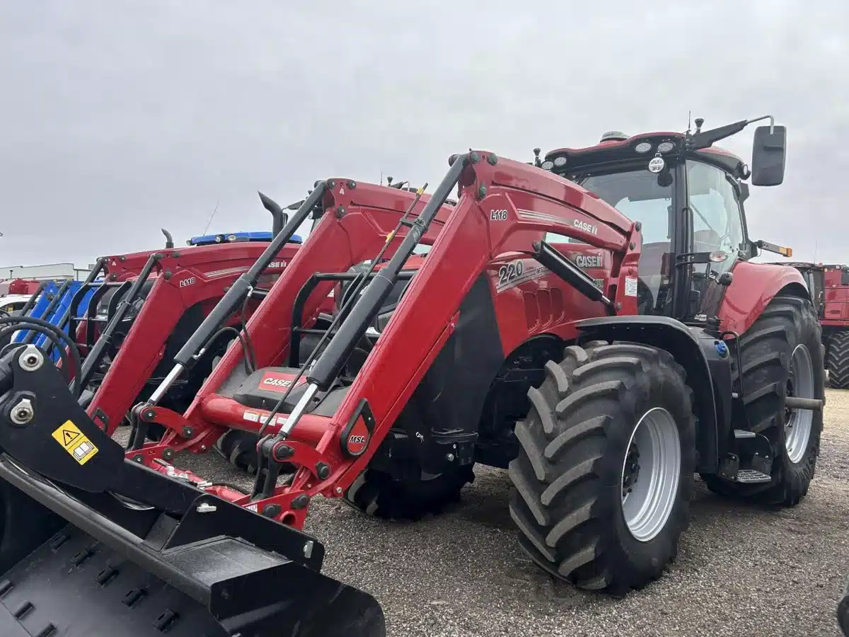 Gallery image 1 for Used 2024 Case IH MAGNUM 220 Tractor