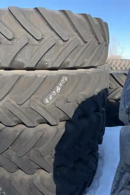 Gallery image 1 for 2022 OM 480 Tires