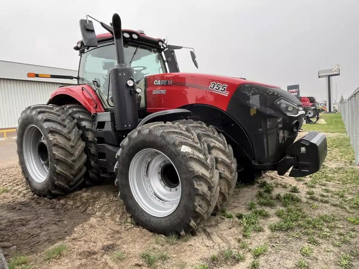 Gallery image 1 for New 2025 Case IH MAGNUM 355 CVX Tractor