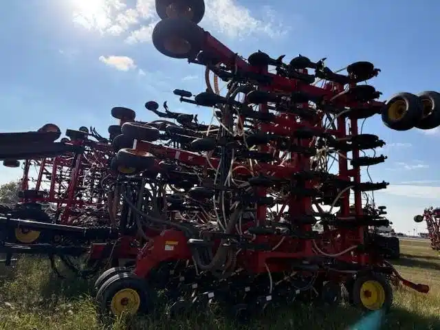 Gallery image 2 for Used 2013 Bourgault 3320QDA Air Seeder