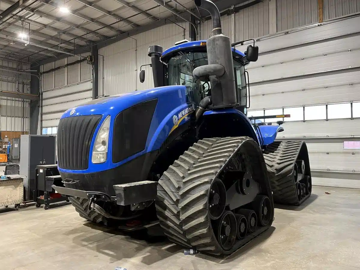 Gallery image 2 for Used 2015 New Holland T9.700 Tractor