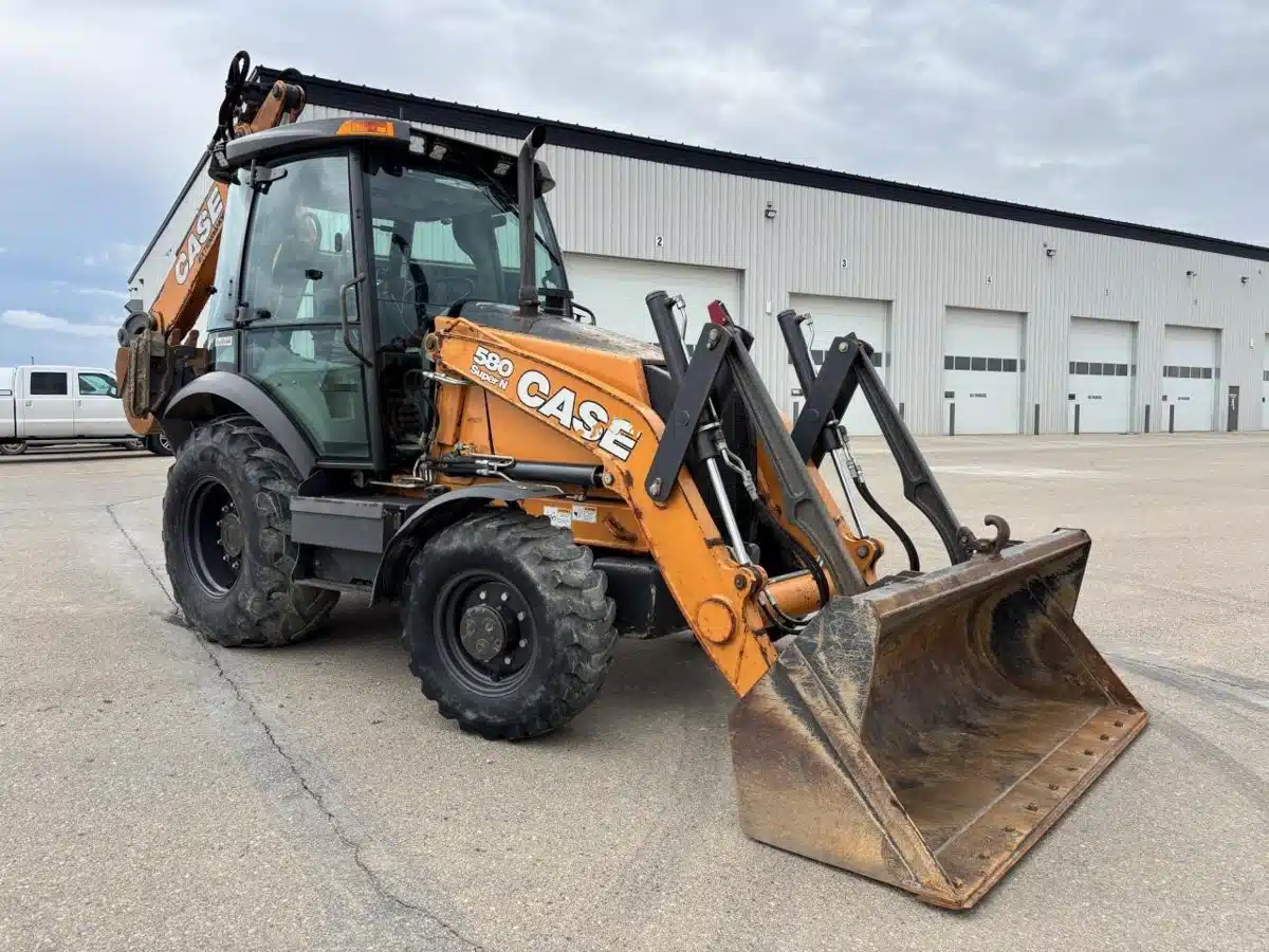 Gallery image 1 for Used 2018 Case IH 580SN Backhoe Loader