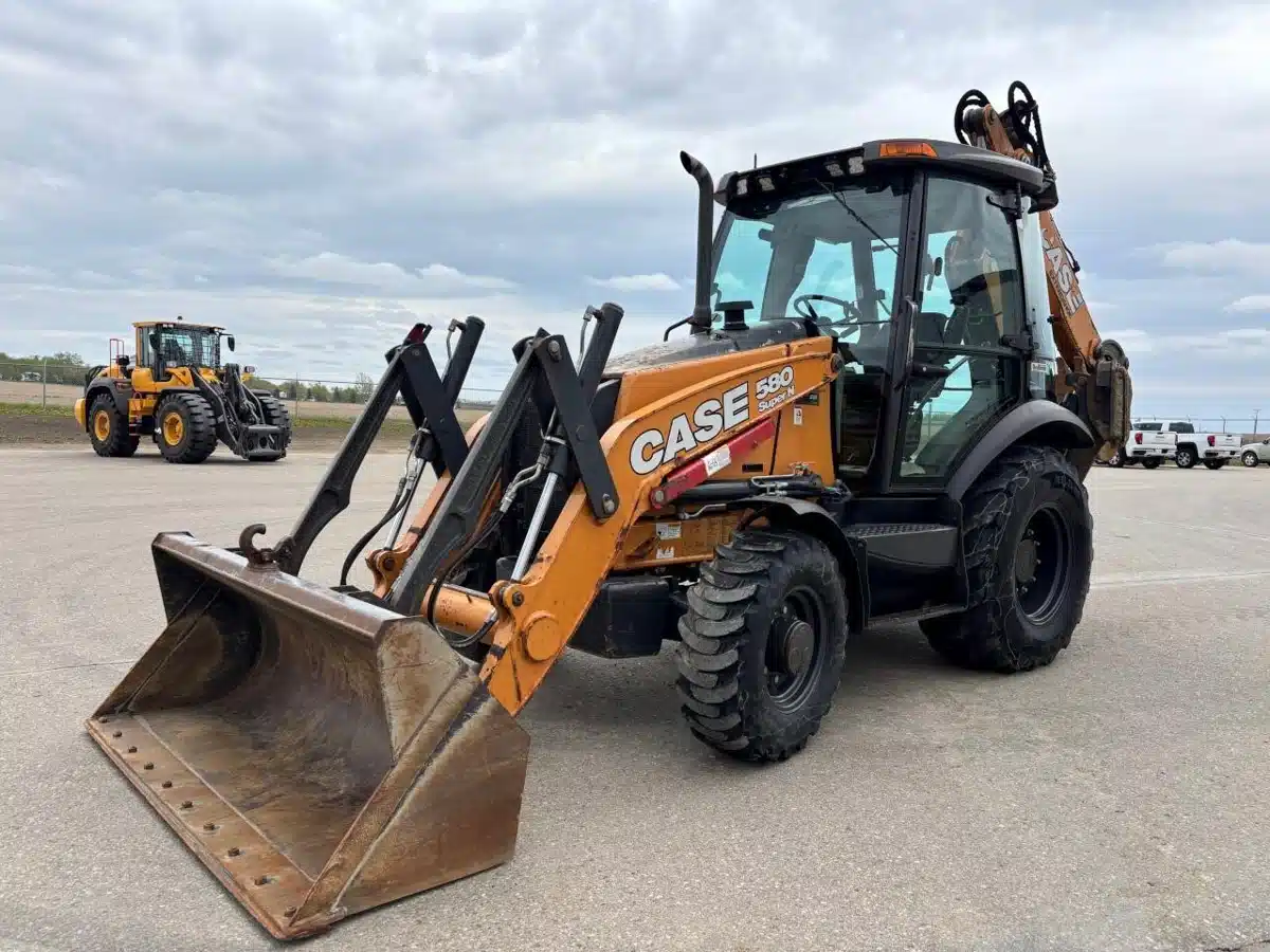 Gallery image 2 for Used 2018 Case IH 580SN Backhoe Loader