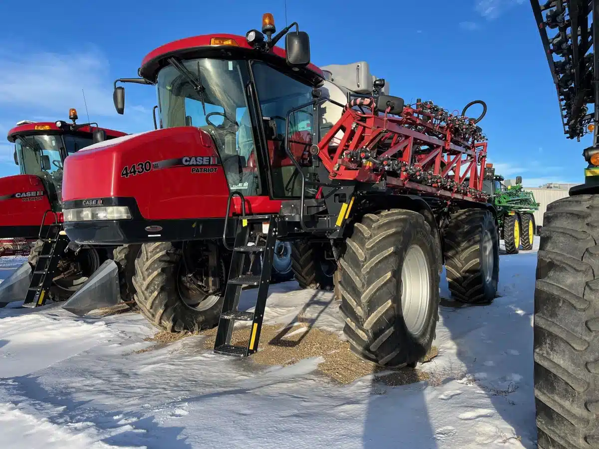 Gallery image 2 for Used 2014 Case IH PATRIOT 4430 Sprayer - Self Propelled