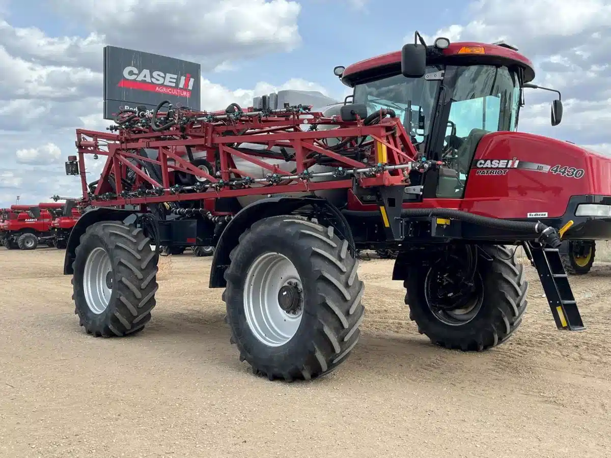 Gallery image 2 for Used 2012 Case IH PATRIOT 4430 Sprayer - Self Propelled