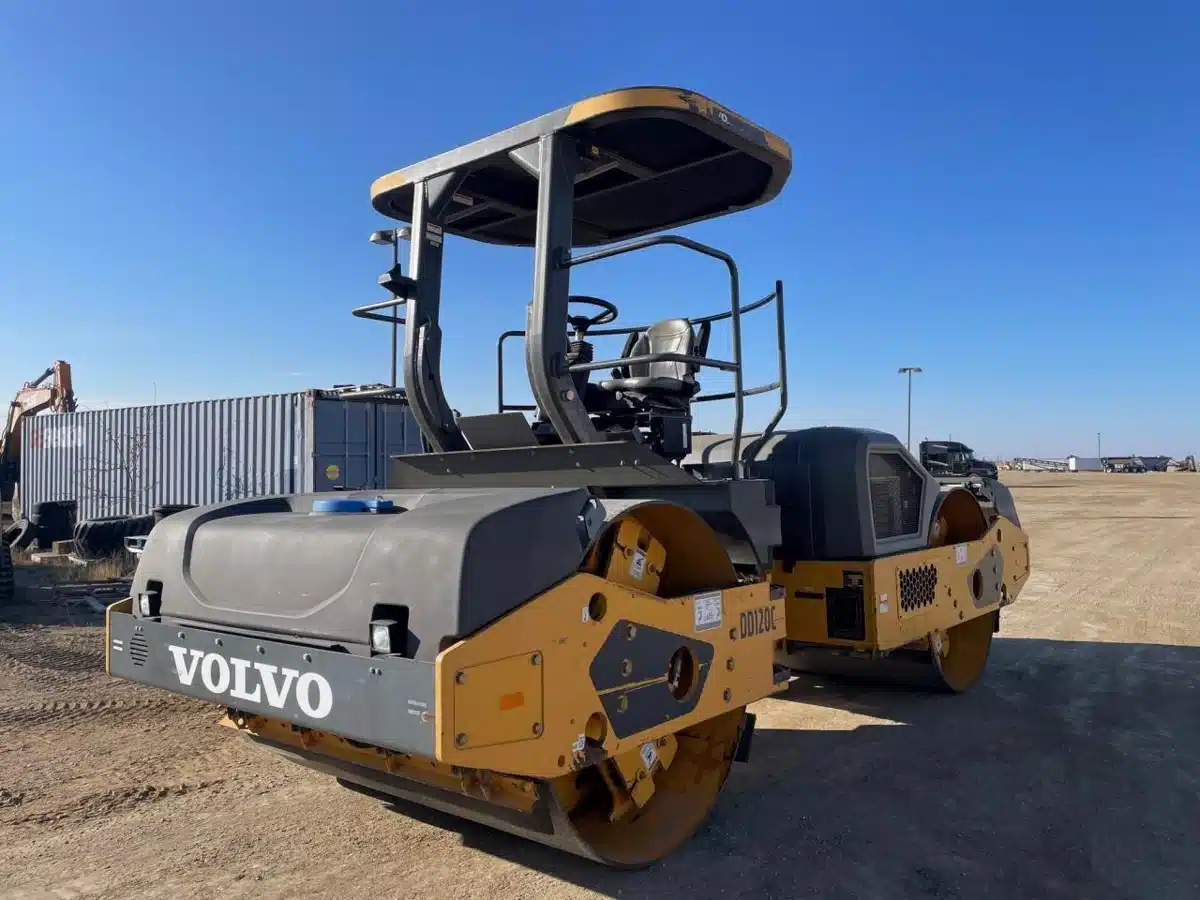 Gallery image 2 for Used 2018 Volvo DD120C Compactor