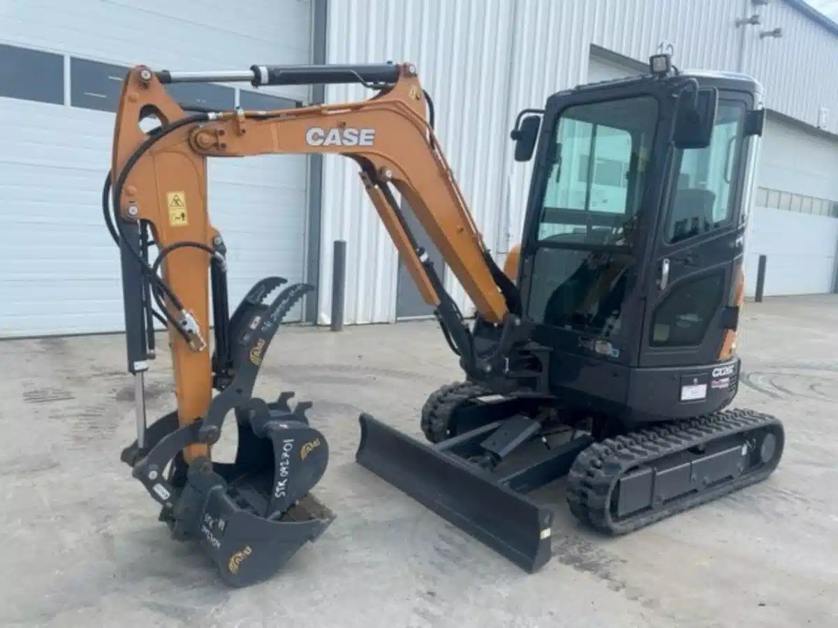 Gallery image 1 for New 2023 Case IH CX26C Excavator - Compact