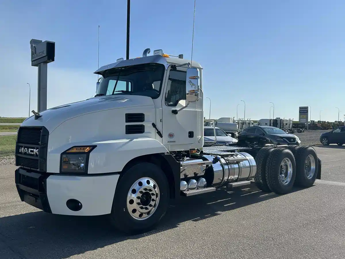 Gallery image 1 for New 2026 Mack ANTHEM 64T Semi-Truck