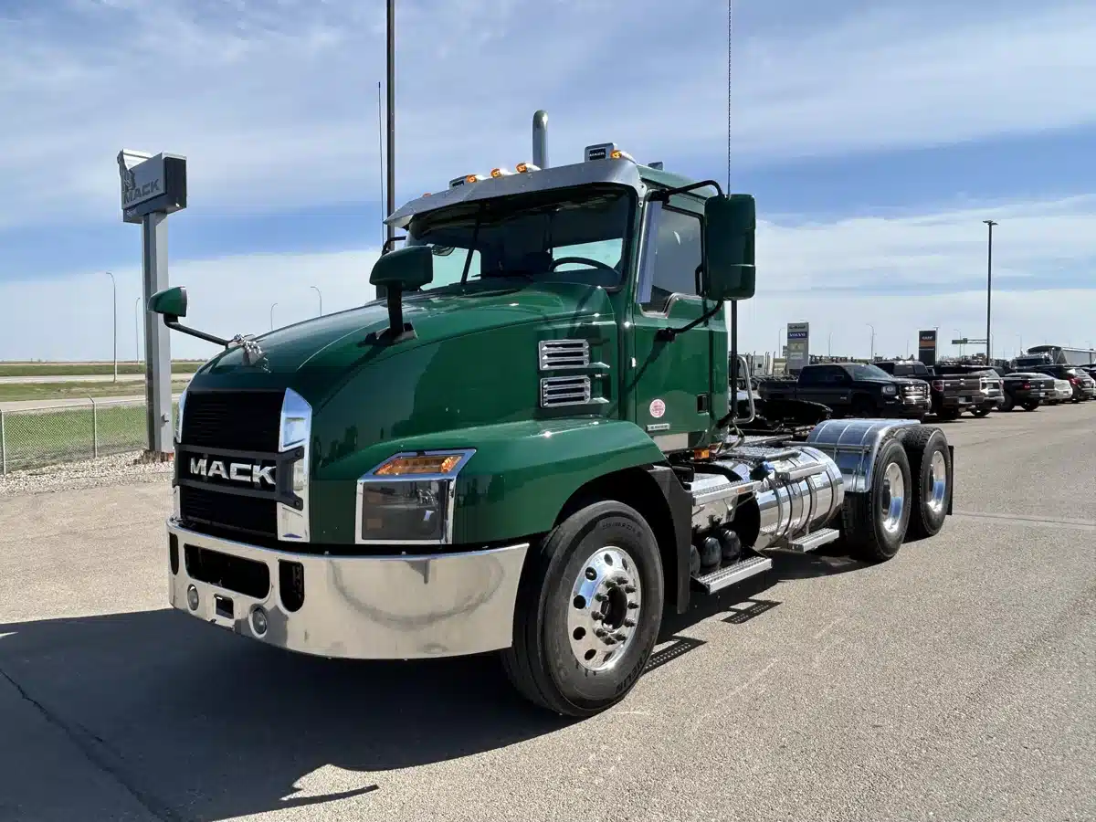 Gallery image 1 for Used 2020 Mack ANTHEM 64T Semi-Truck
