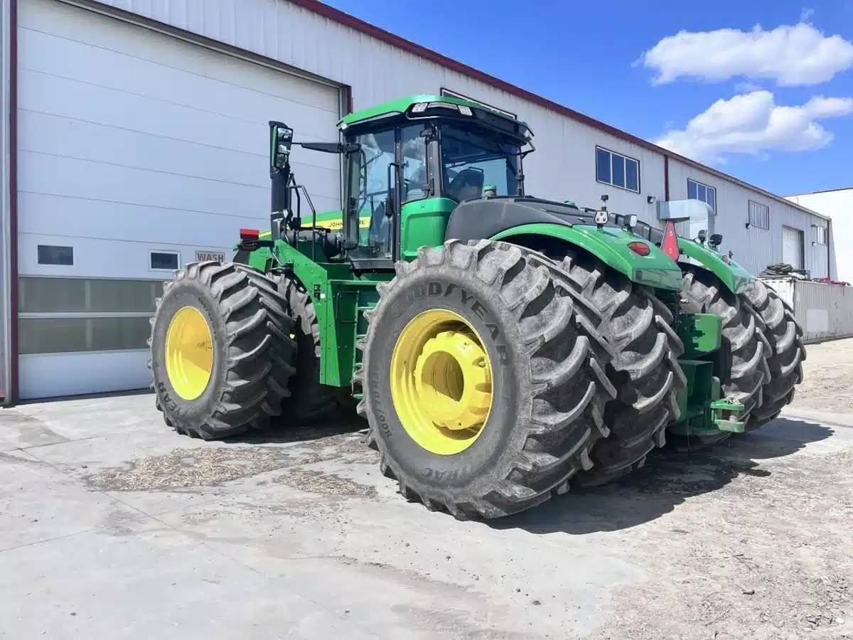 Gallery image 1 for Used 2022 John Deere 9R 640 Tractor