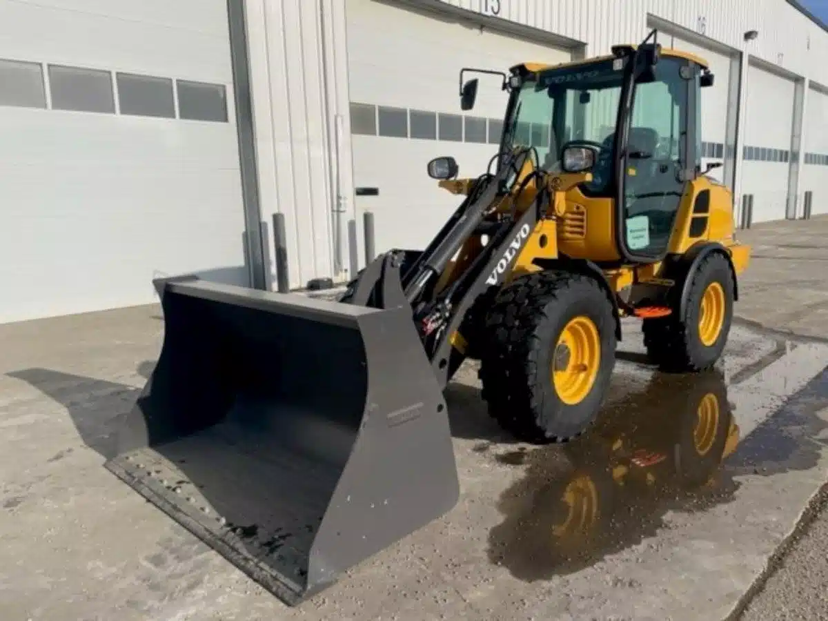 Gallery image 2 for New 2023 Volvo L25H Wheel Loader
