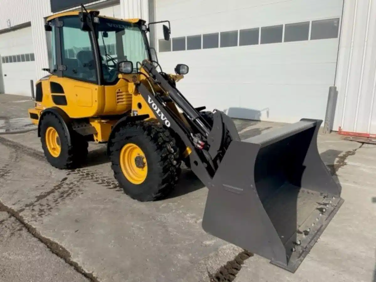 Gallery image 1 for New 2023 Volvo L25H Wheel Loader