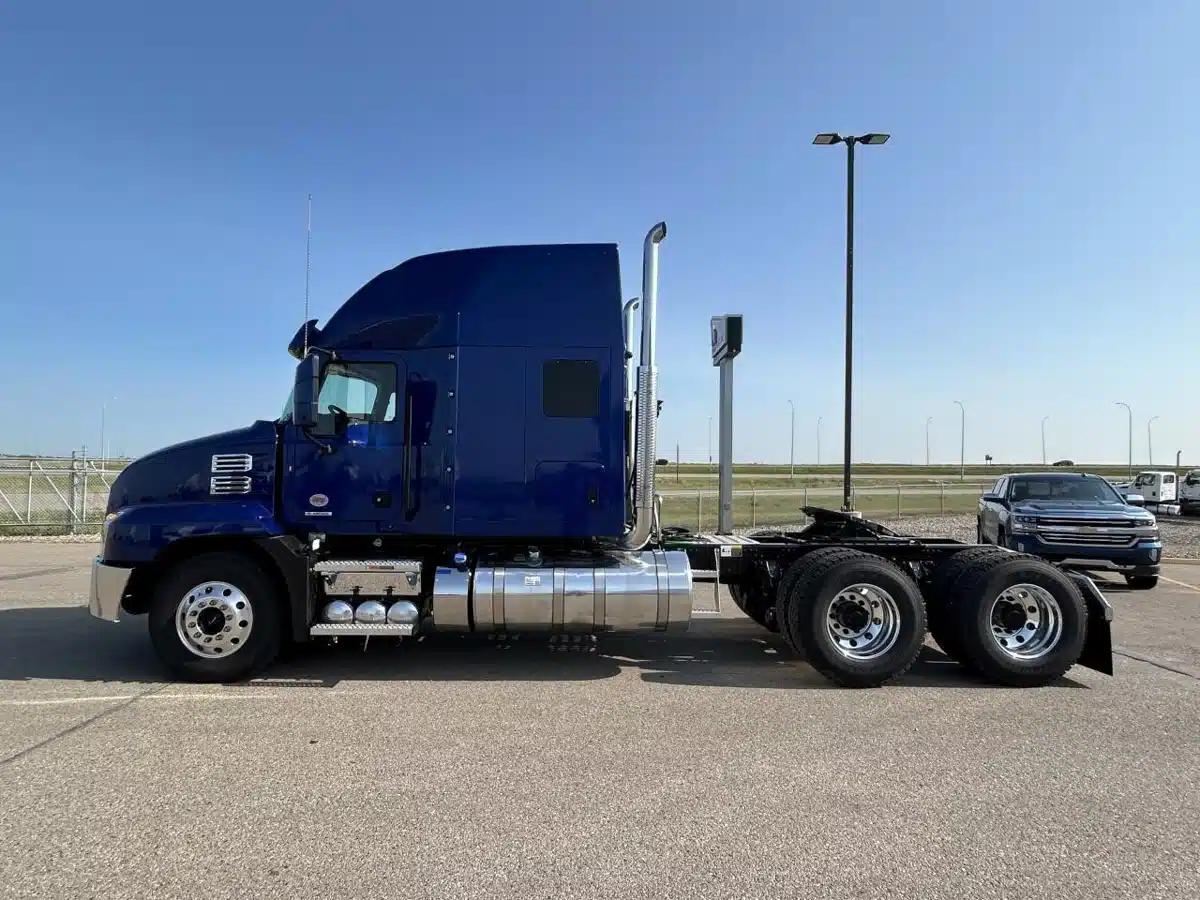 Gallery image 2 for New 2026 Mack ANTHEM 64T Semi-Truck