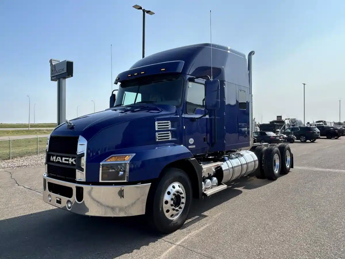Gallery image 1 for New 2026 Mack ANTHEM 64T Semi-Truck