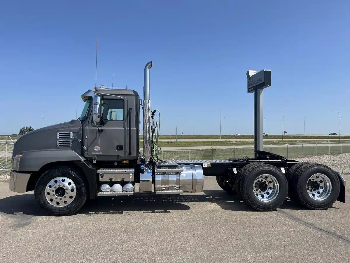 Gallery image 2 for 2026 Mack ANTHEM 64T Semi-Truck