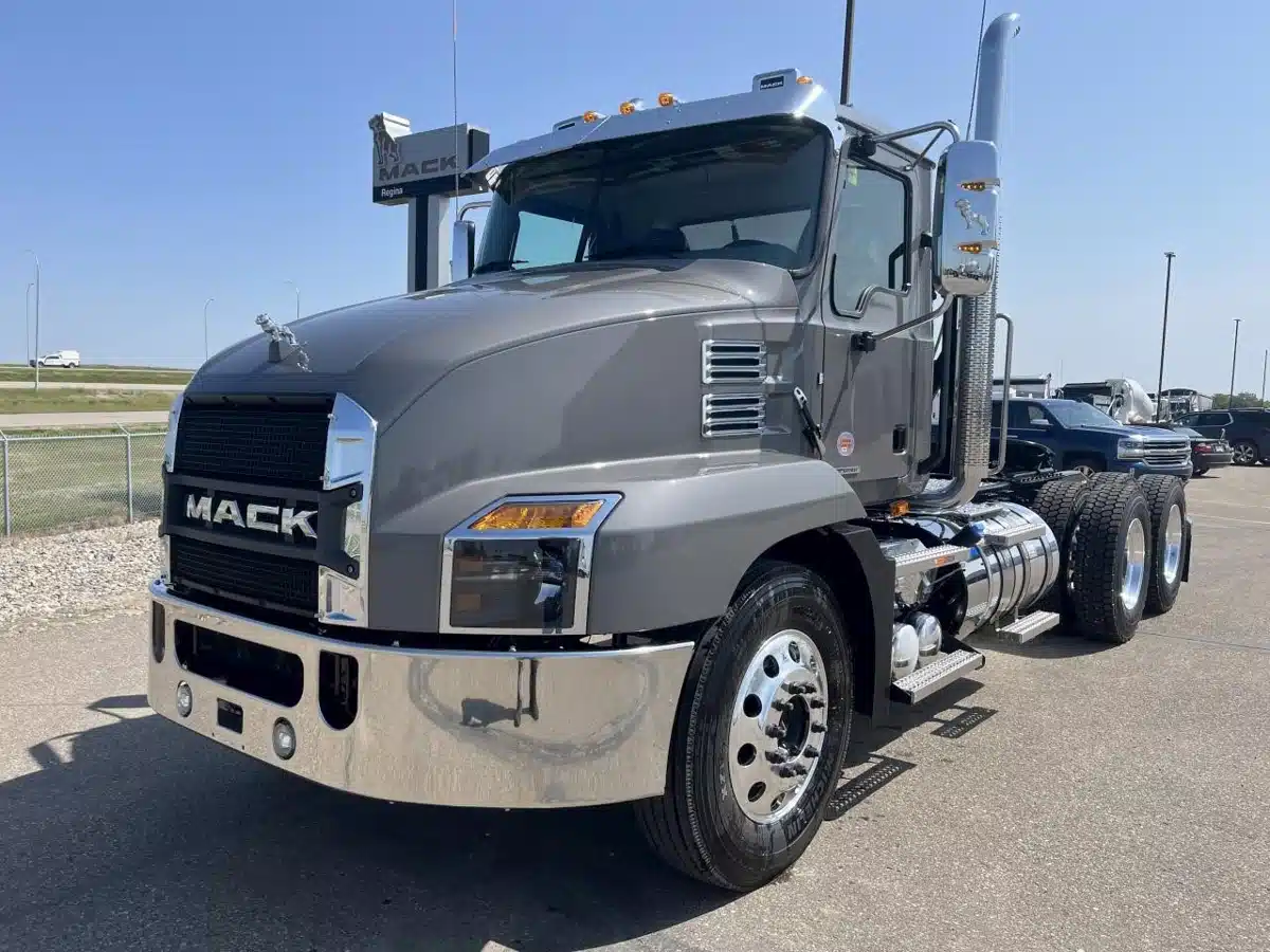 Gallery image 1 for 2026 Mack ANTHEM 64T Semi-Truck