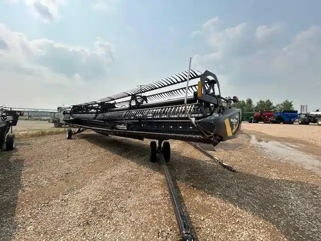 Gallery image 1 for Used 2020 MacDon FD135 Header - Draper