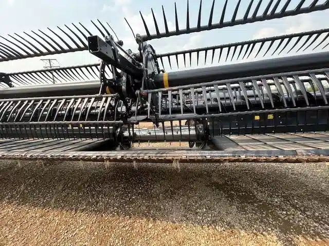 Gallery image 2 for Used 2020 MacDon FD135 Header - Draper