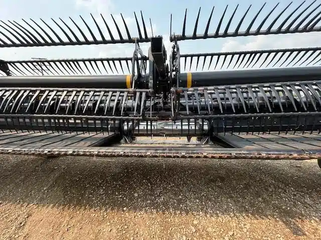 Gallery image 2 for Used 2018 MacDon FD135 Header - Draper