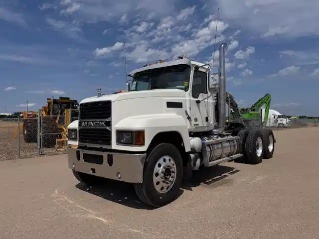 Gallery image 1 for New 2026 Mack PINNACLE 64T Semi-Truck