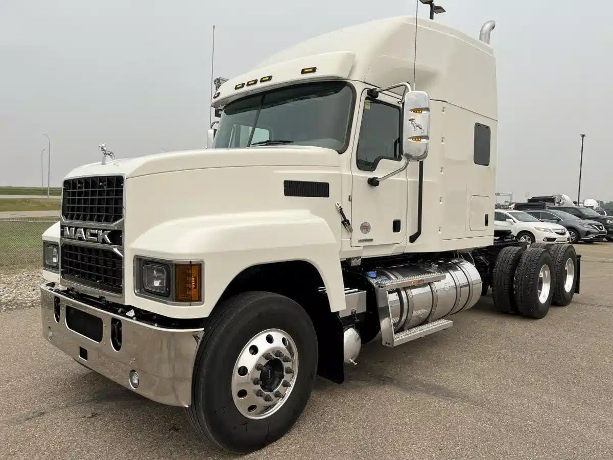 Gallery image 1 for New 2026 Mack PINNACLE 64T Semi-Truck