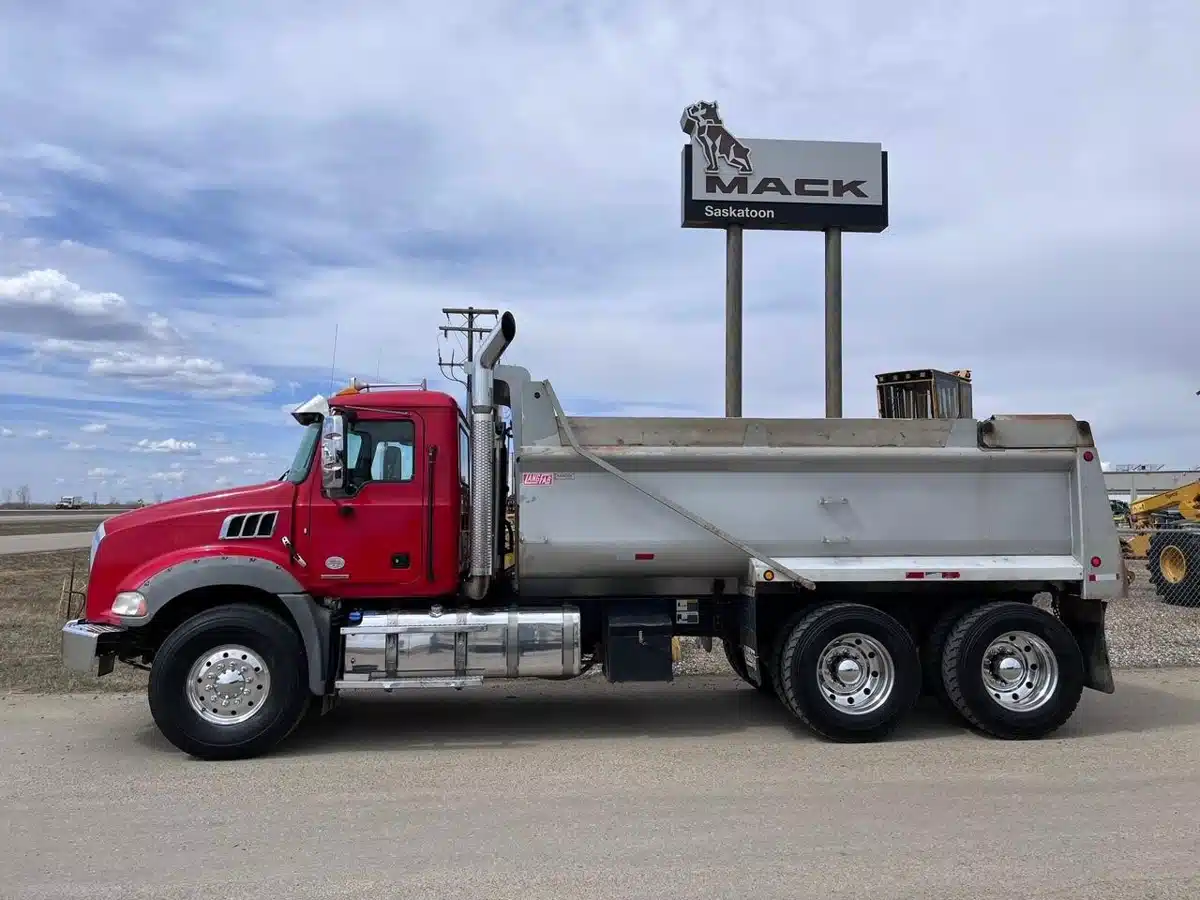 Gallery image 2 for Used 2019 Mack GRANITE 64BR Truck - Dump