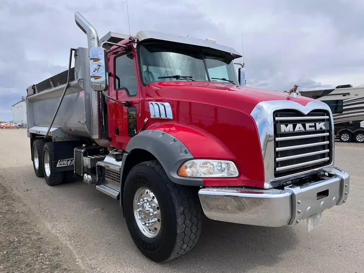 Gallery image 1 for Used 2019 Mack GRANITE 64BR Truck - Dump