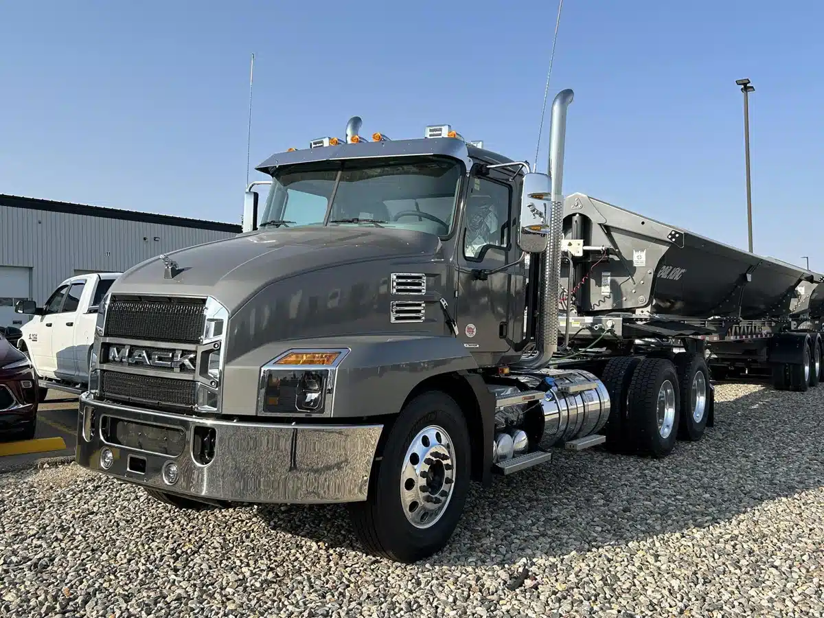 Gallery image 1 for 2026 Mack ANTHEM 64T Semi-Truck