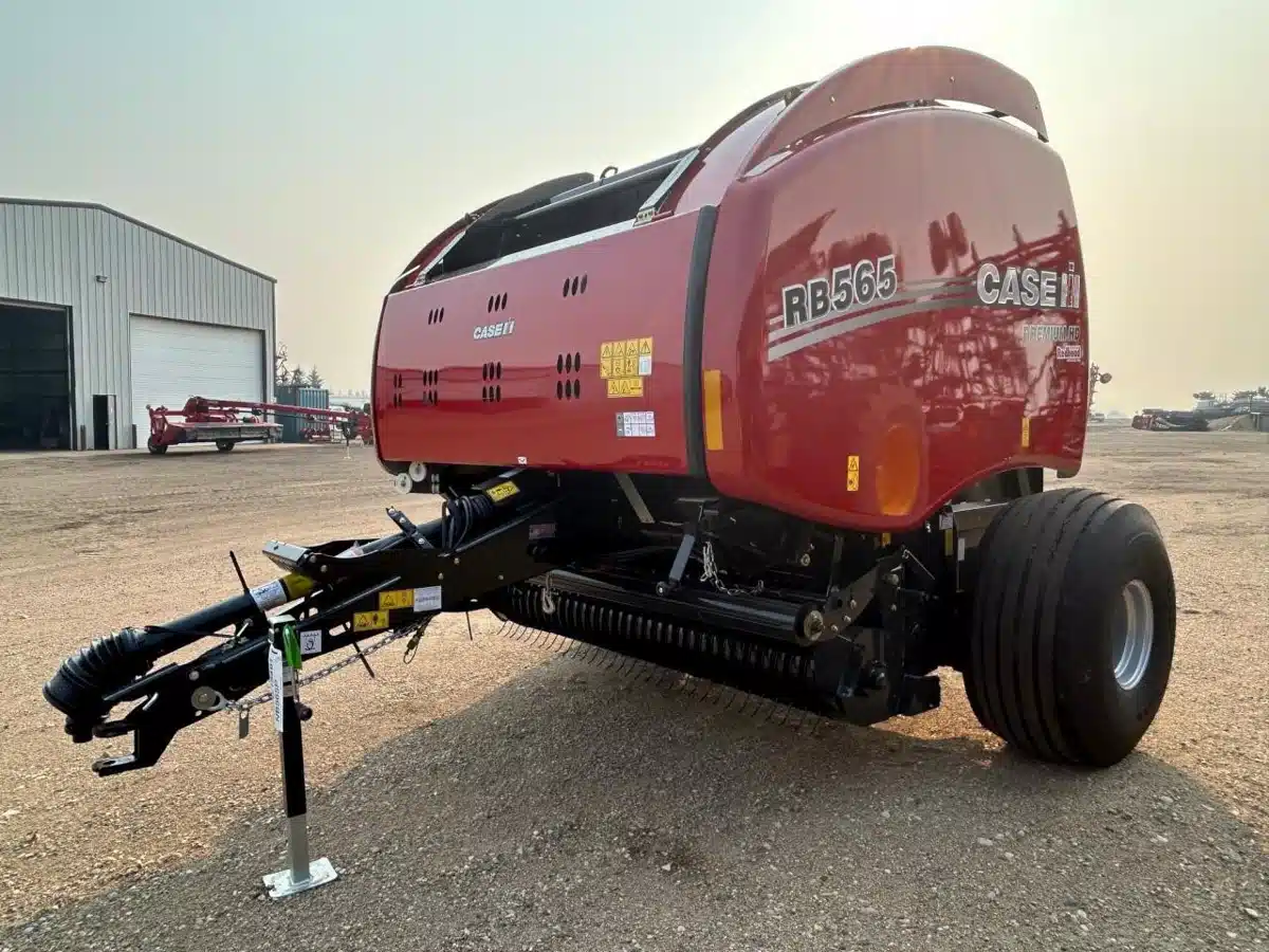 Gallery image 1 for New 2025 Case IH RB565 Round Baler