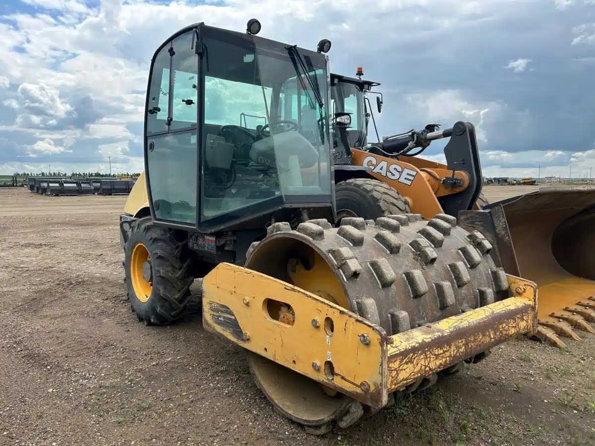 Gallery image 2 for Used 2008 Volvo SD77DX Compactor