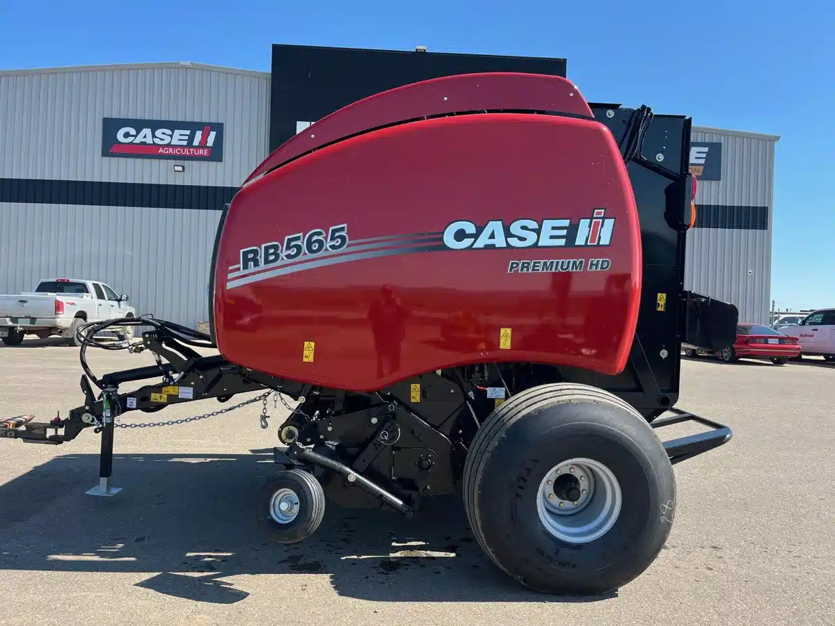 Gallery image 1 for New 2025 Case IH RB565 Round Baler
