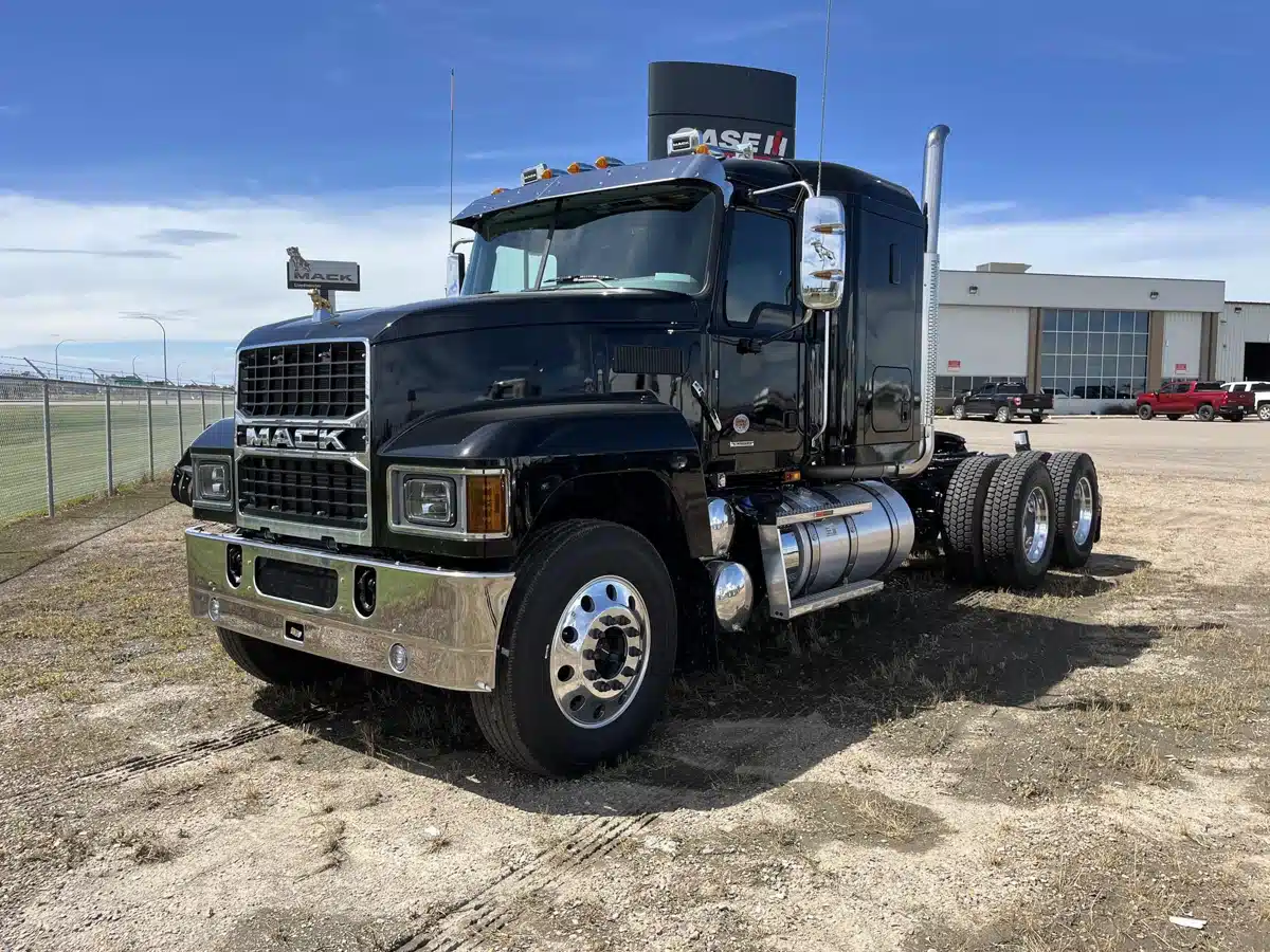 New 2025 Mack PINNACLE 64T Semi Truck - 811 1373272 760360.webp