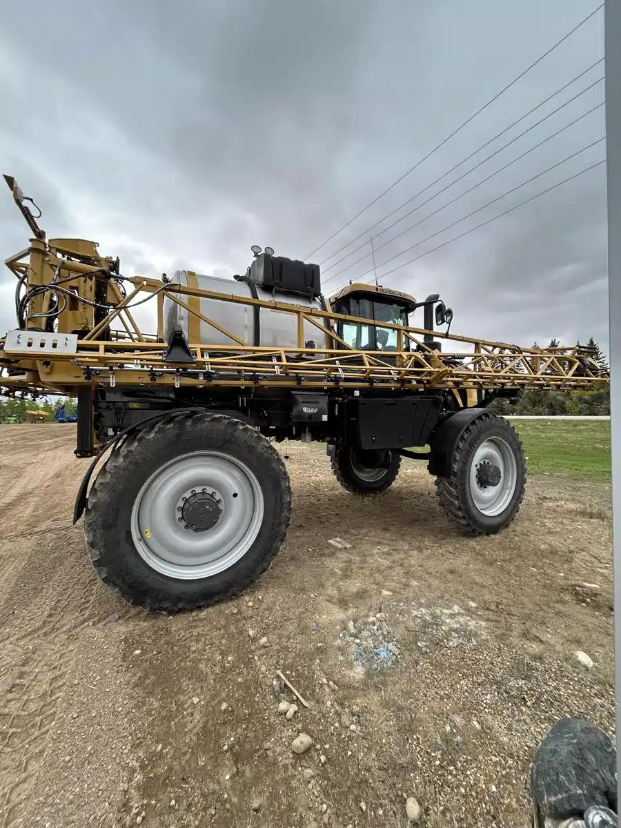 Gallery image 2 for Used 2021 RoGator RG1300C Sprayer - Self Propelled
