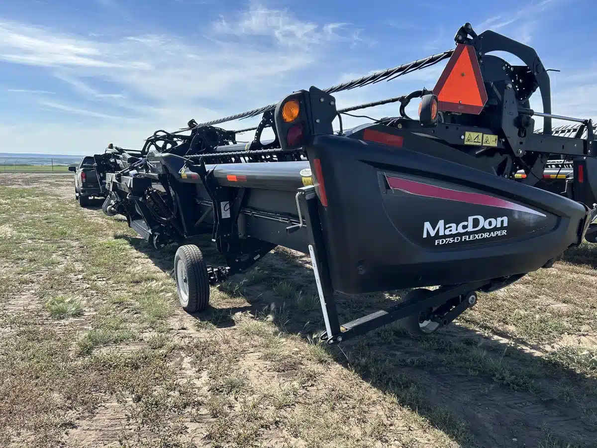 Gallery image 2 for Used 2017 MacDon FD75 Header - Flex Draper