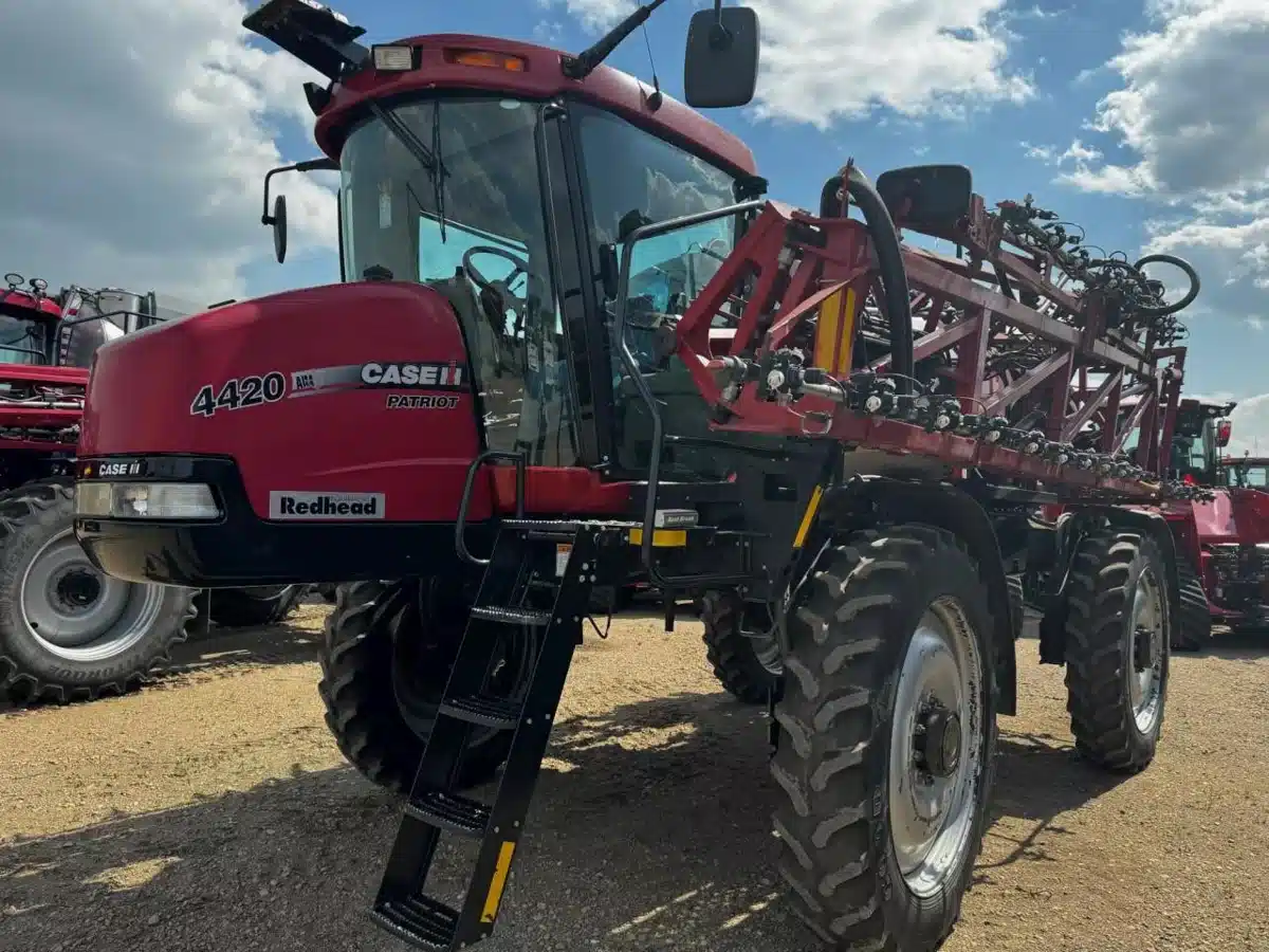 Gallery image 1 for 2010 Case IH PATRIOT 4420 Sprayer - Self Propelled