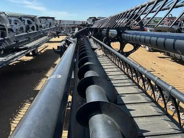 Gallery image 2 for Used 2014 MacDon FD75 Header - Flex Draper