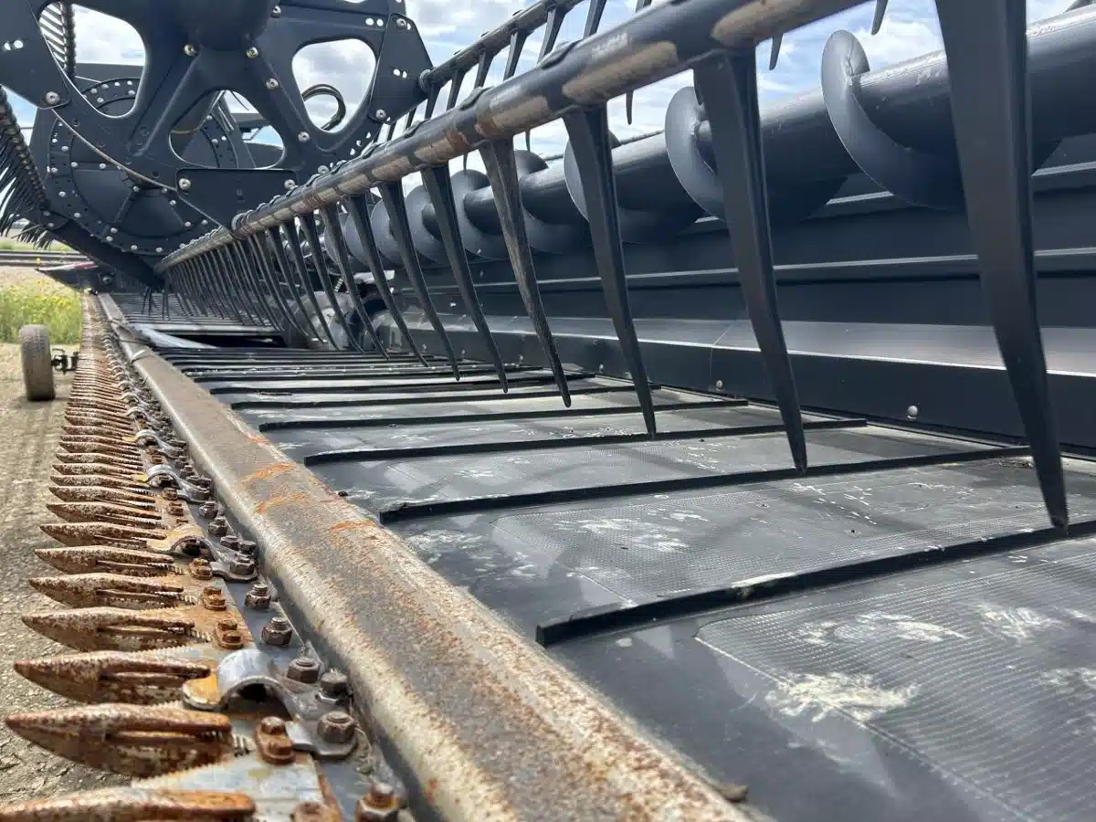 Gallery image 2 for Used 2011 Case IH 2162 Header - Draper