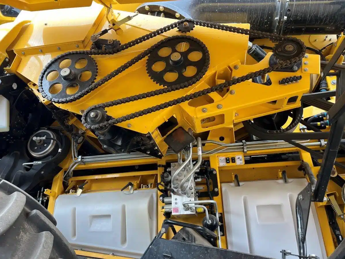 Photo de la Galerie 2 pour 2023 OM 380 Pneus
