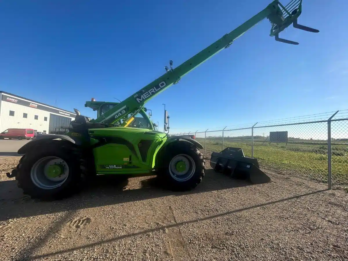 Gallery image 2 for New 2025 Merlo MULTIFARMER 44.9 CS TeleHandler