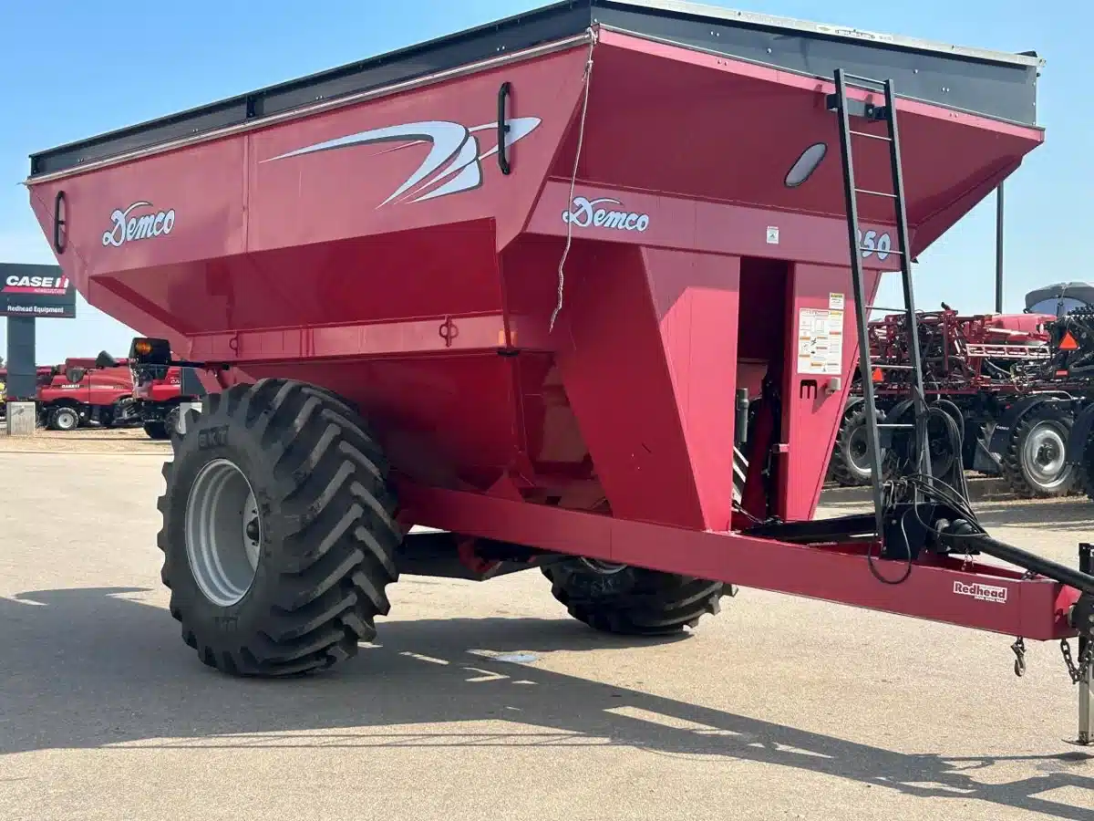 Used 2011 D&M 850 Grain Cart