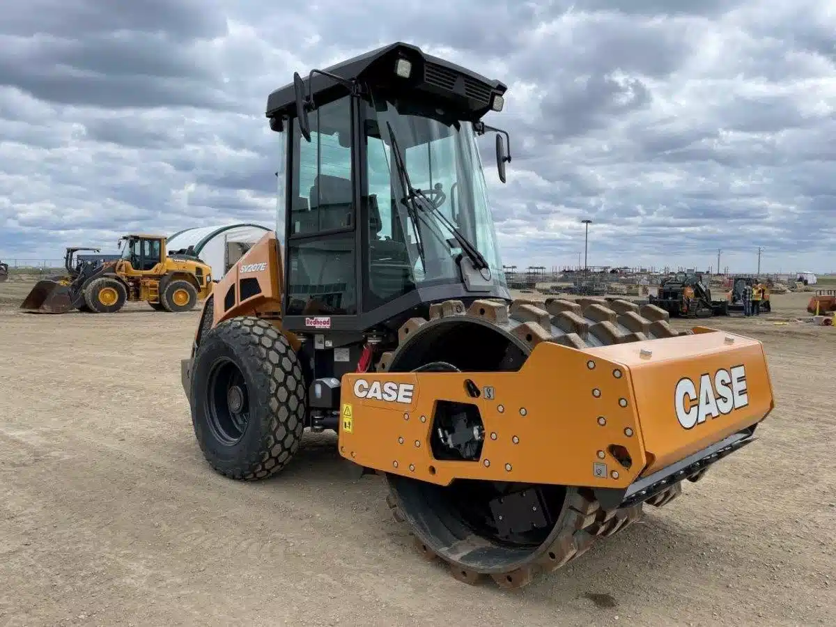 Gallery image 2 for Used 2021 Case IH SV207E Compactor