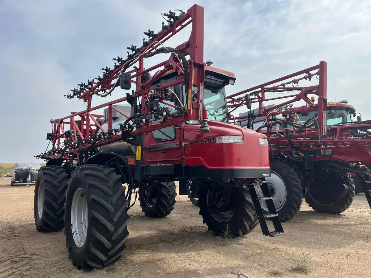 Gallery image 2 for Used 2007 Case IH SPX3310 Sprayer - Self Propelled