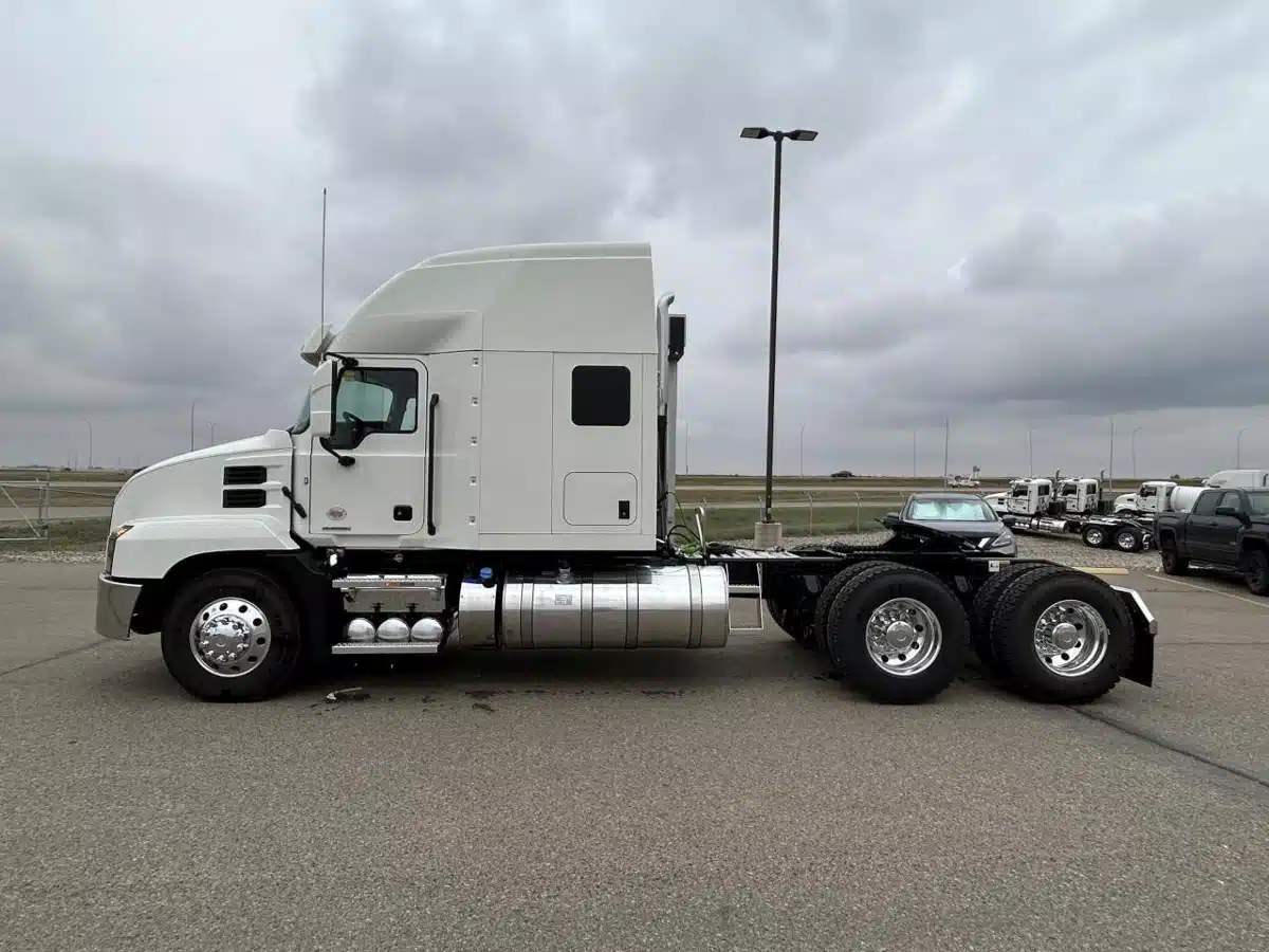 Gallery image 2 for New 2026 Mack ANTHEM 64T Semi-Truck