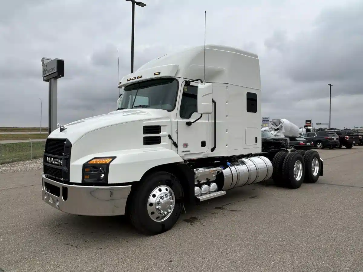 Gallery image 1 for New 2026 Mack ANTHEM 64T Semi-Truck