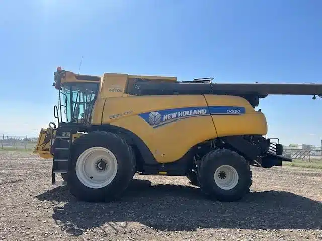 Used 2018 New Holland CR9.90 Combine