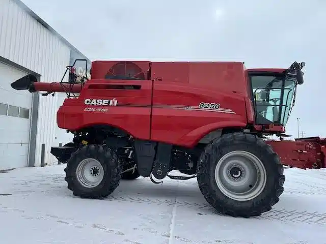 Gallery image 2 for 2021 Case IH 8250 Combine