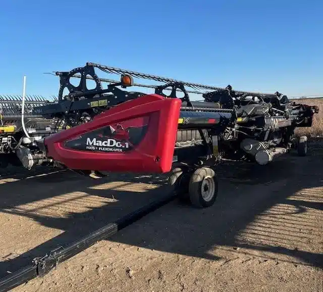 Gallery image 2 for Used 2017 MacDon FD75 Header - Flex Draper
