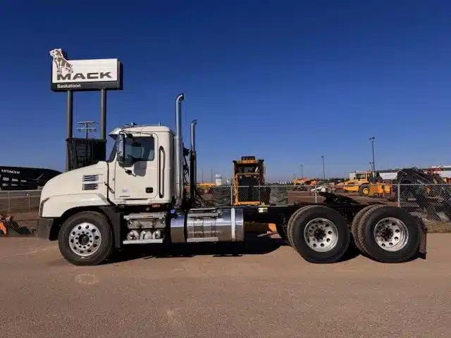 Gallery image 2 for New 2026 Mack ANTHEM 64T Semi-Truck