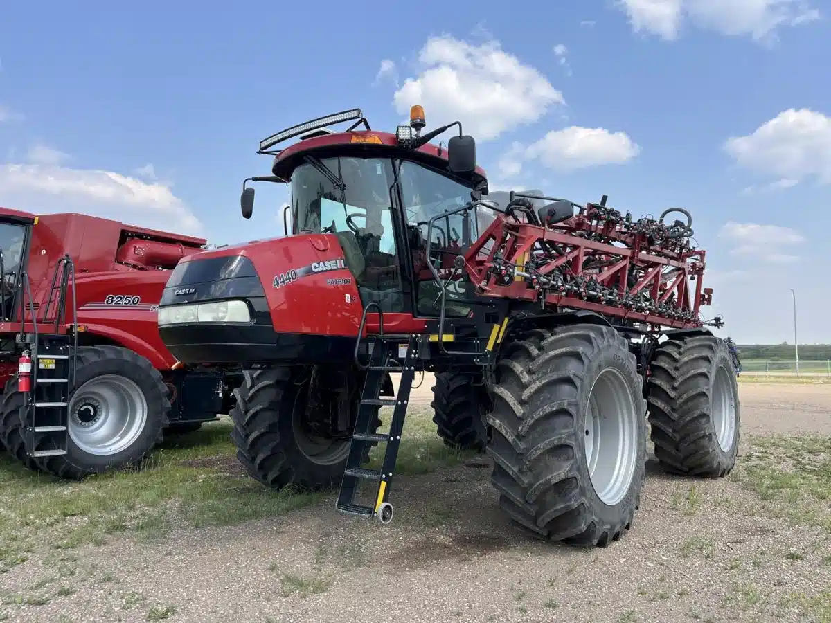 Gallery image 2 for 2018 Case IH PATRIOT 4440 Sprayer - Self Propelled