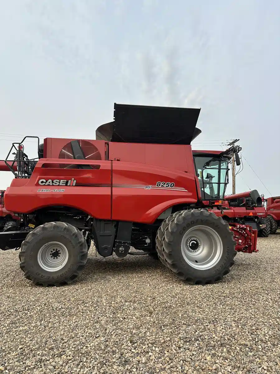 Photo de la Galerie 1 pour 2023 Case IH 8250 Batteuse